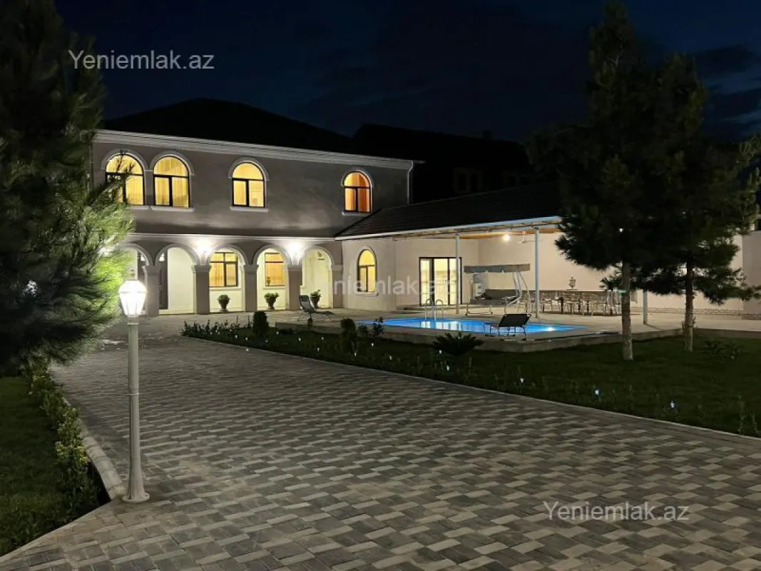 Satılır 6 otaqlı həyət evi 300 m²