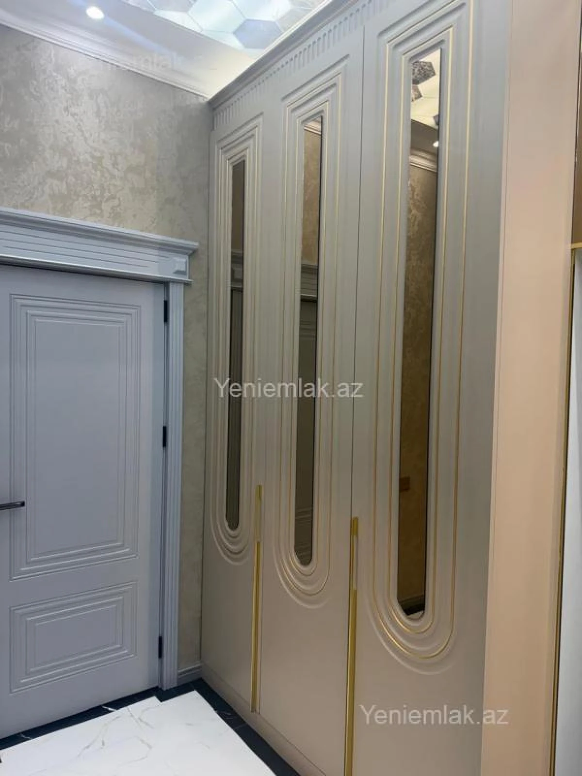 Satılır 3 otaqlı yeni tikili 110.5 m²