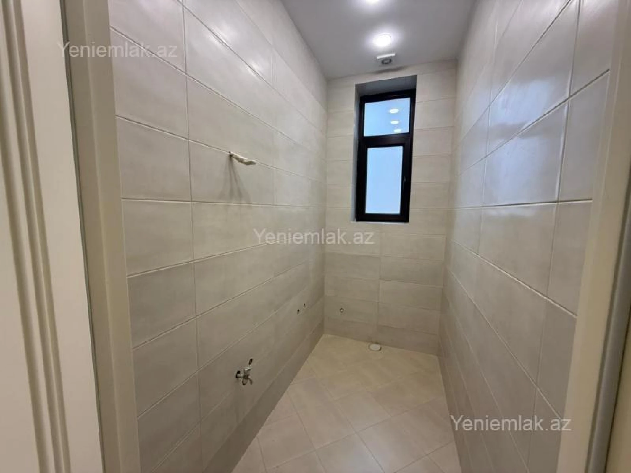 Satılır 6 otaqlı həyət evi 330 m²