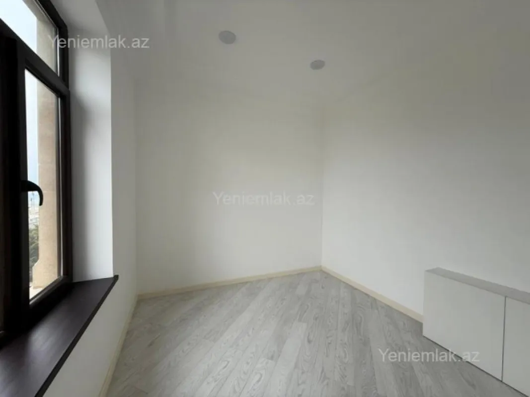 Satılır 6 otaqlı həyət evi 330 m²