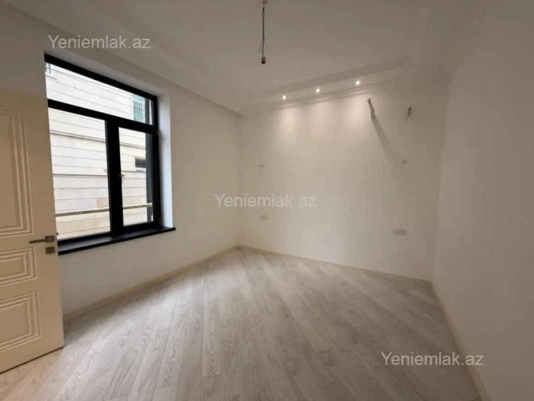Satılır 6 otaqlı həyət evi 330 m²