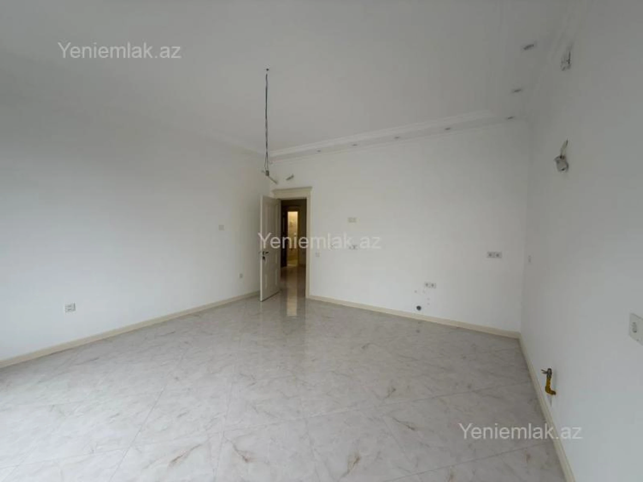 Satılır 6 otaqlı həyət evi 330 m²