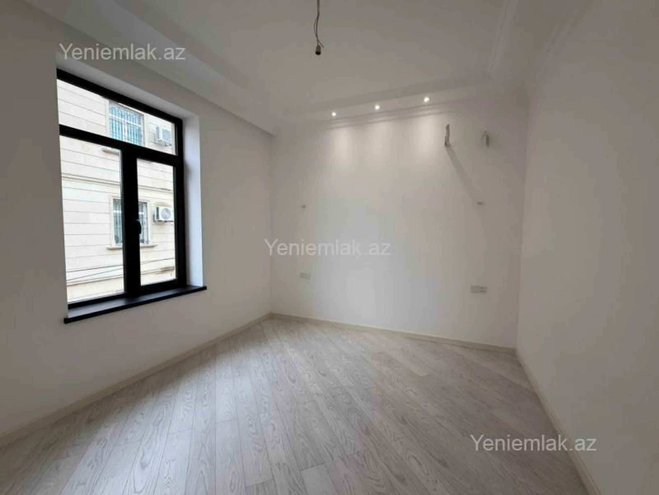 Satılır 6 otaqlı həyət evi 330 m²