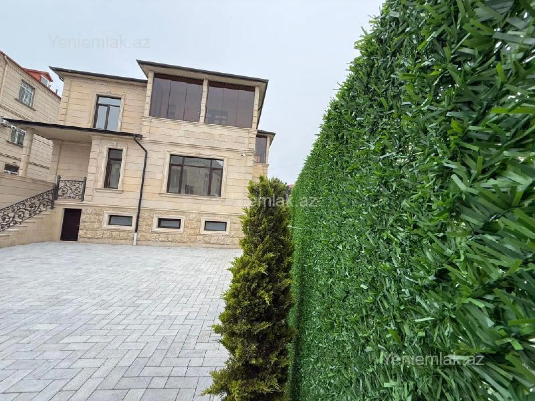 Satılır 6 otaqlı həyət evi 330 m²