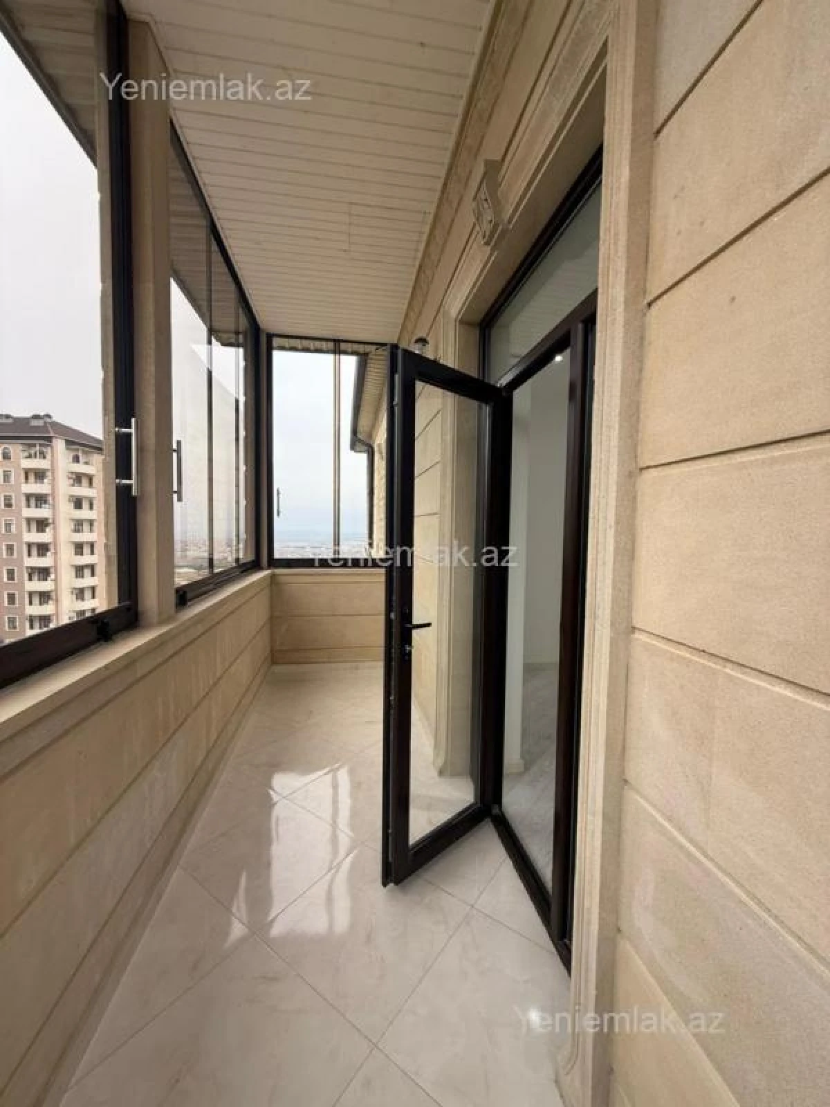 Satılır 6 otaqlı həyət evi 330 m²