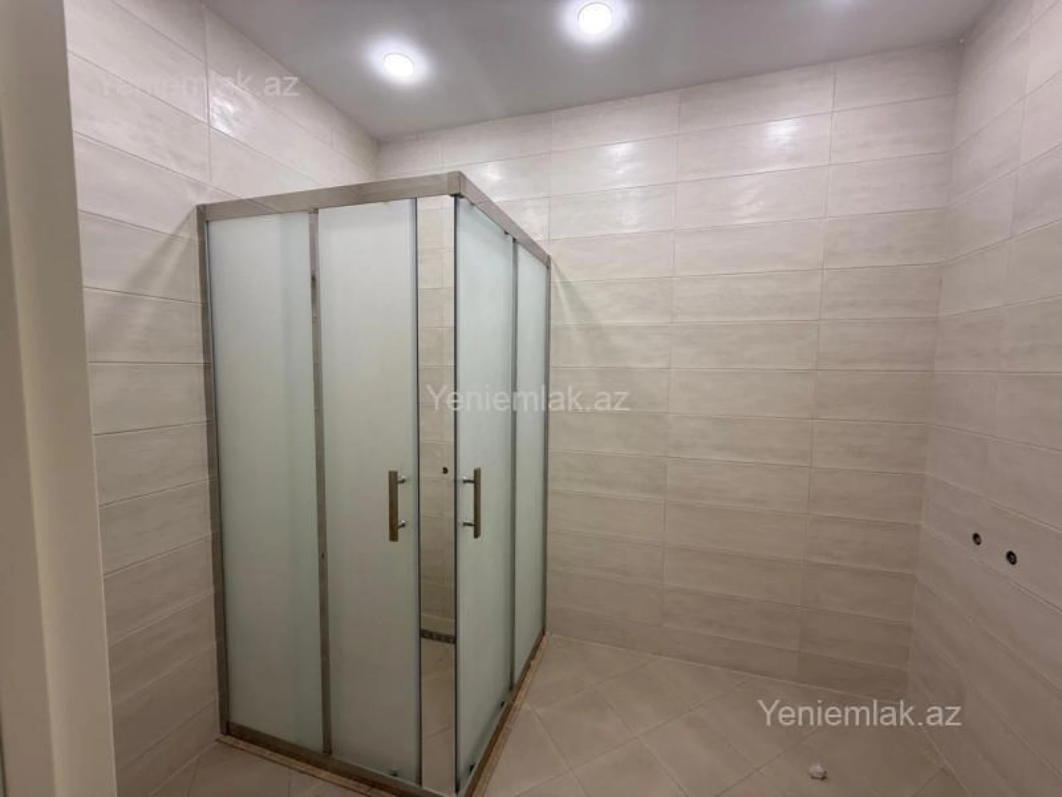 Satılır 6 otaqlı həyət evi 330 m²