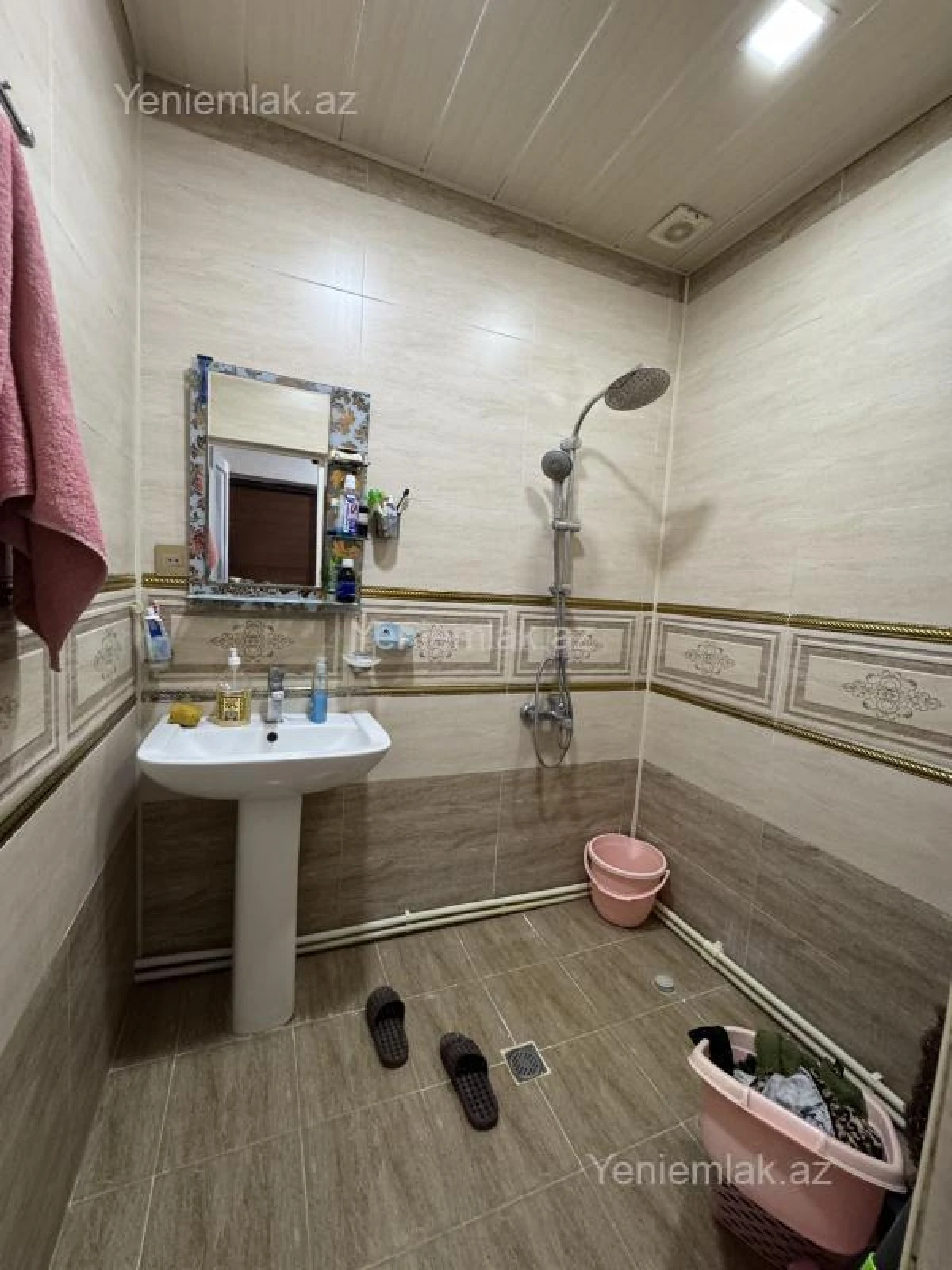 Satılır 2 otaqlı köhnə tikili 65 m²