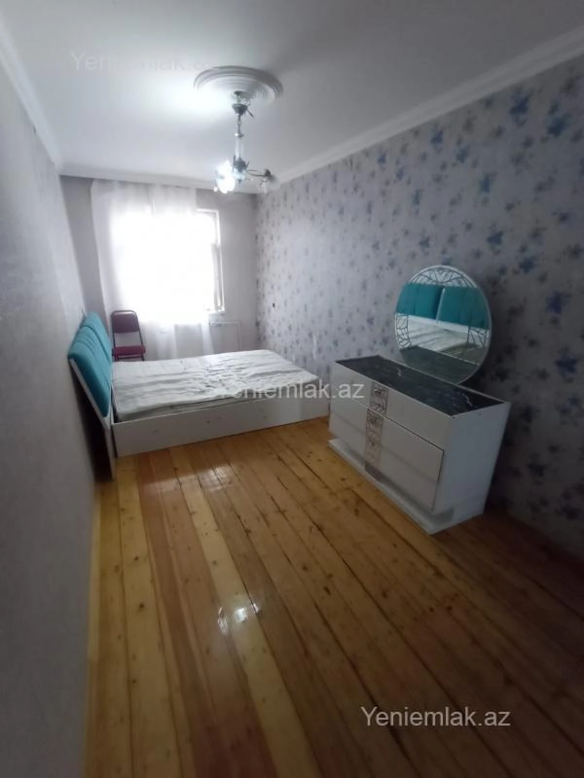 Satılır 2 otaqlı köhnə tikili 55 m²