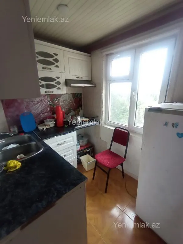 Satılır 2 otaqlı köhnə tikili 55 m²