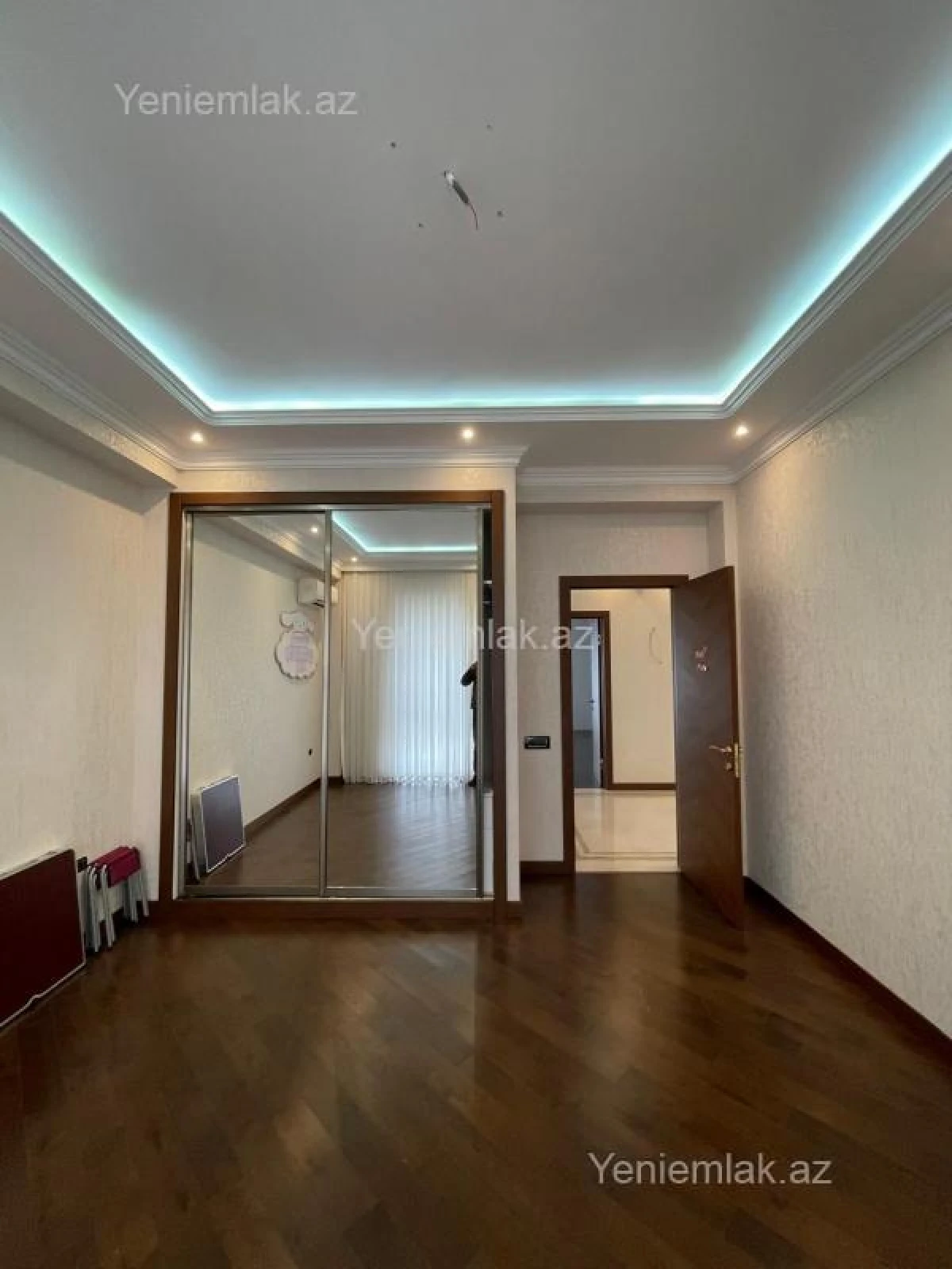 Satılır 3 otaqlı yeni tikili 150 m²