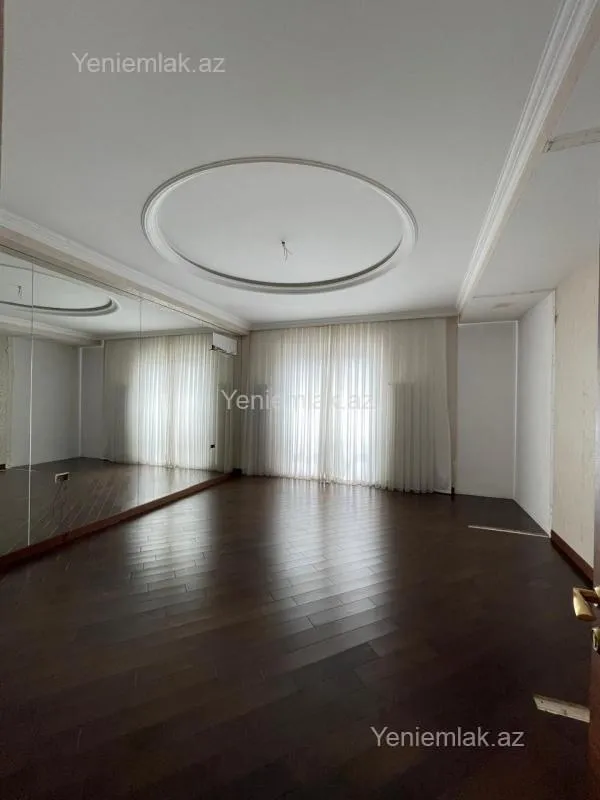 Satılır 3 otaqlı yeni tikili 150 m²