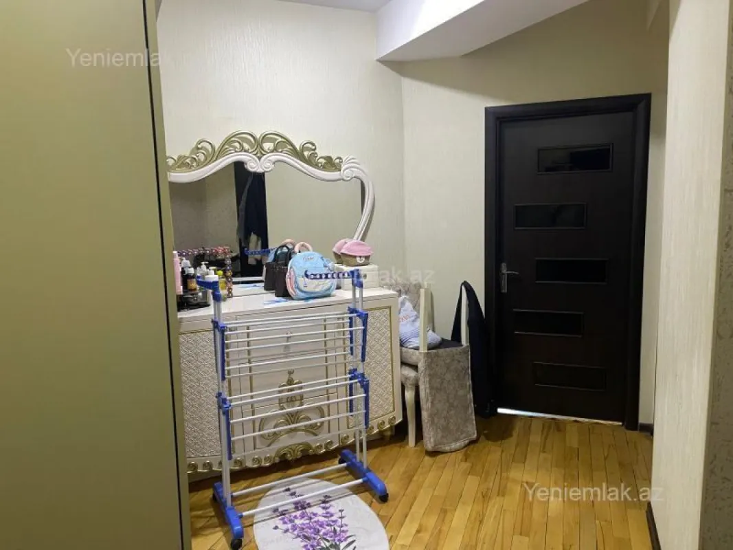 Satılır 2 otaqlı yeni tikili 60 m²