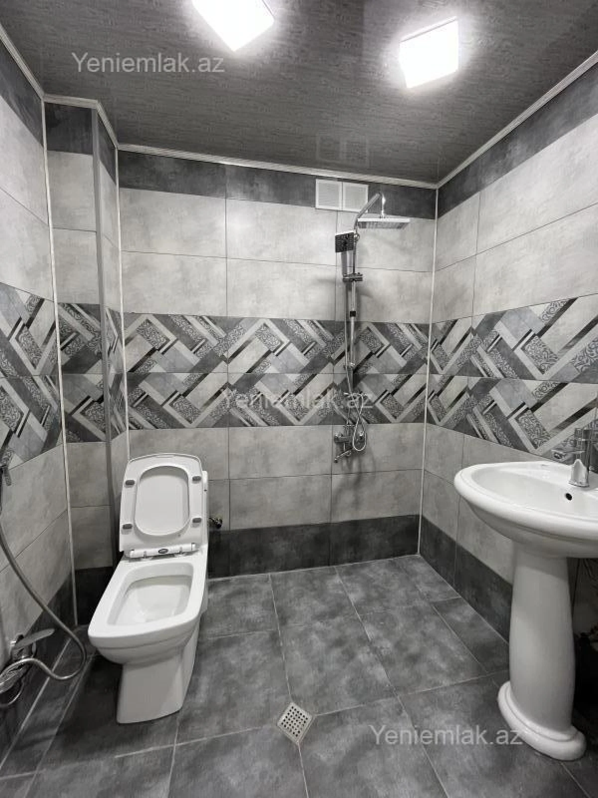 Satılır 1 otaqlı köhnə tikili 54 m²