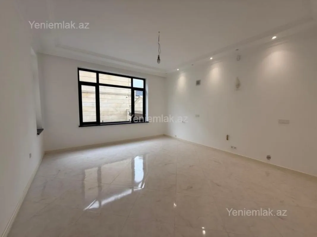 Satılır 6 otaqlı həyət evi 330 m²