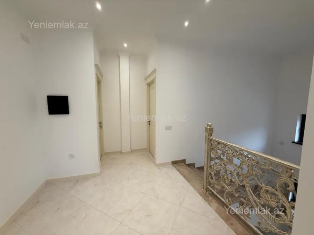 Satılır 6 otaqlı həyət evi 330 m²