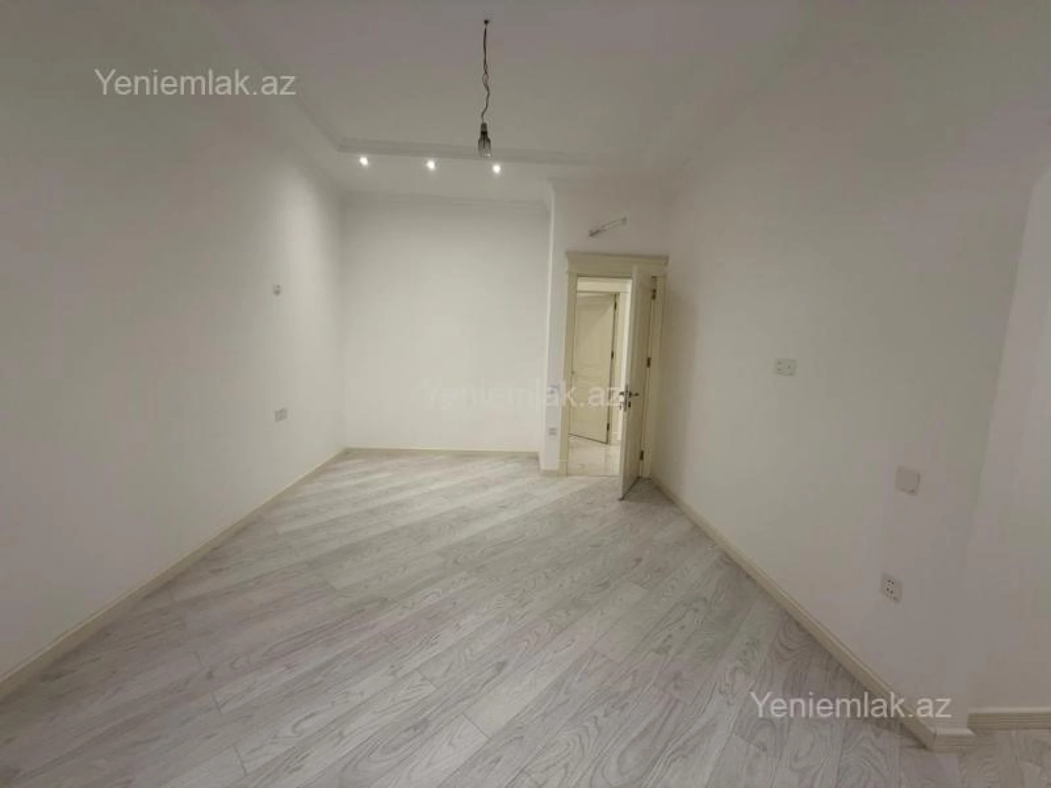 Satılır 6 otaqlı həyət evi 330 m²