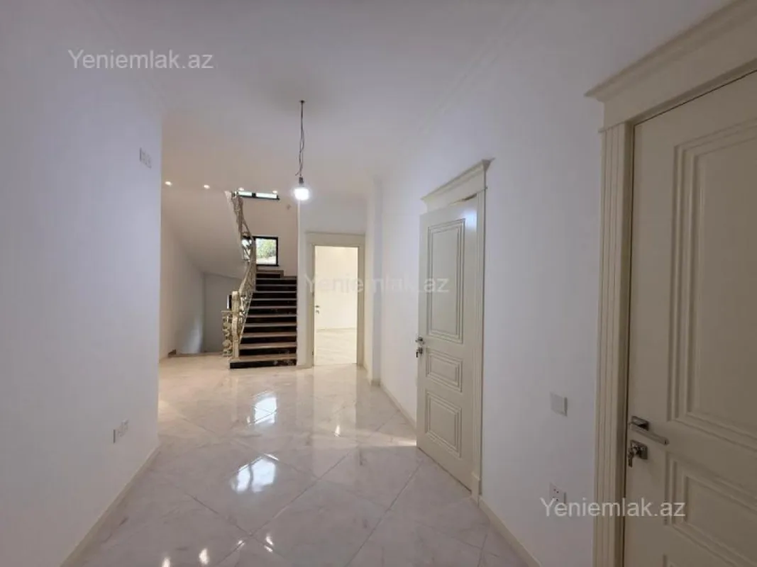 Satılır 6 otaqlı həyət evi 330 m²