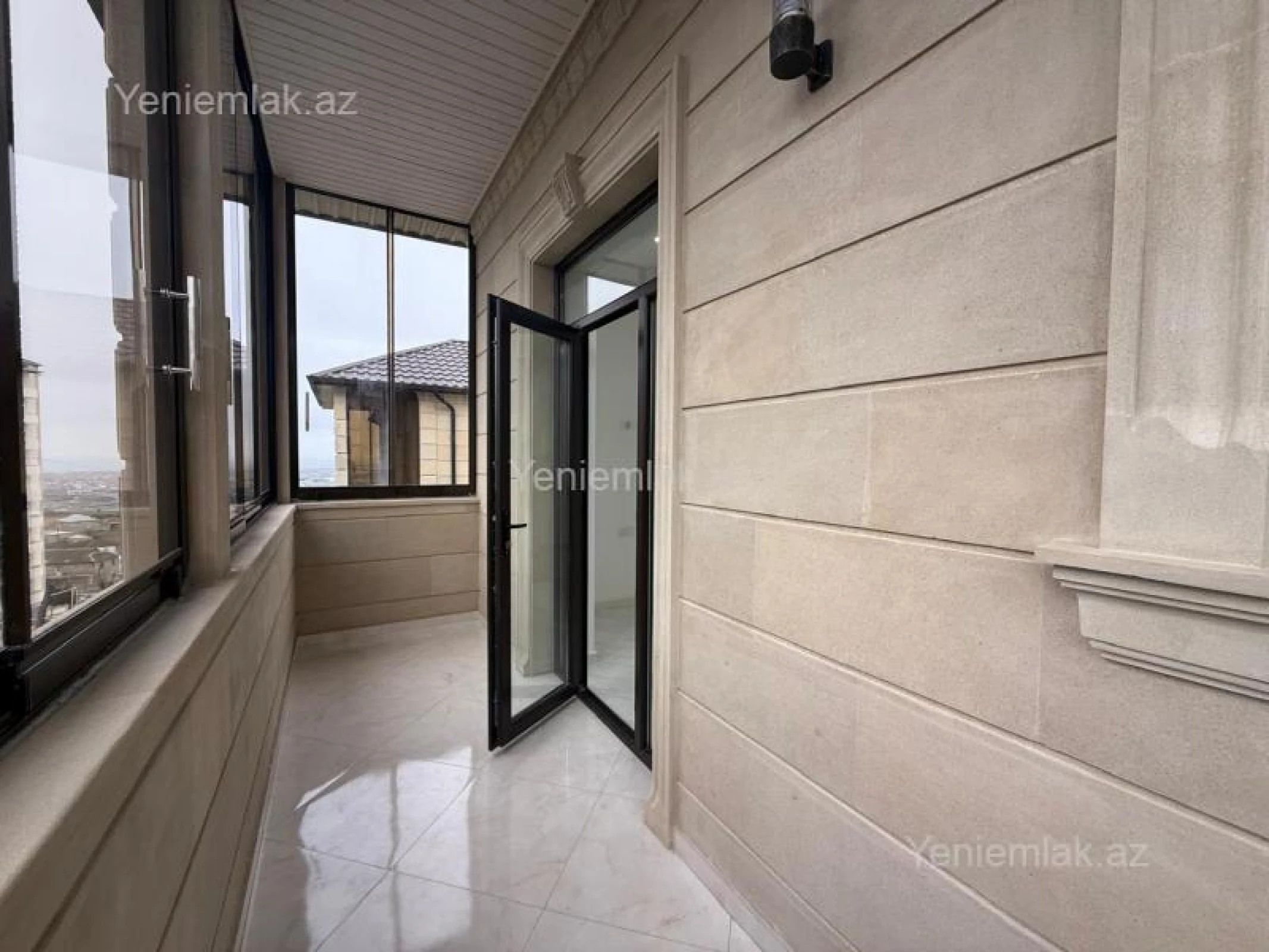 Satılır 6 otaqlı həyət evi 330 m²