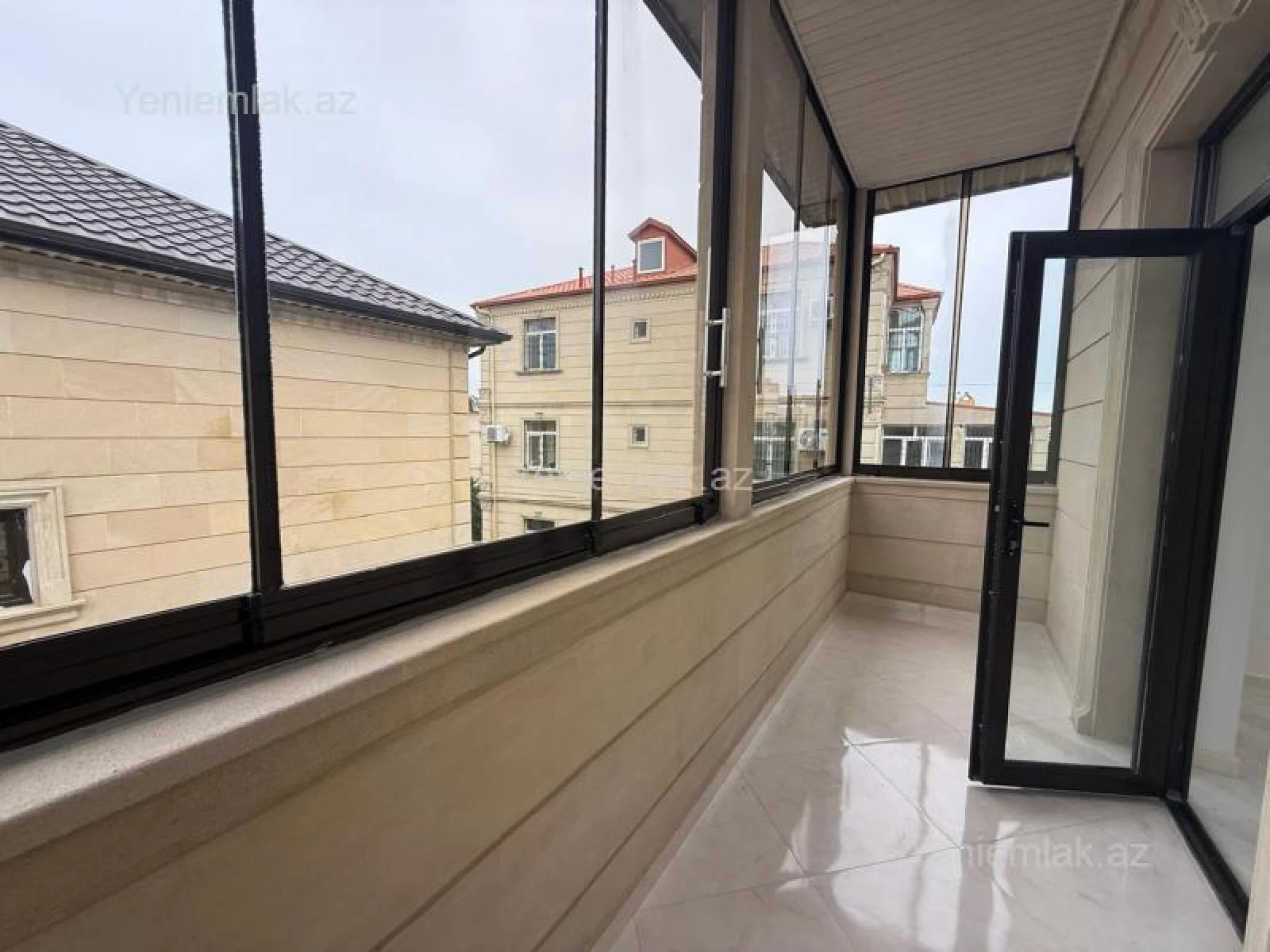 Satılır 6 otaqlı həyət evi 330 m²