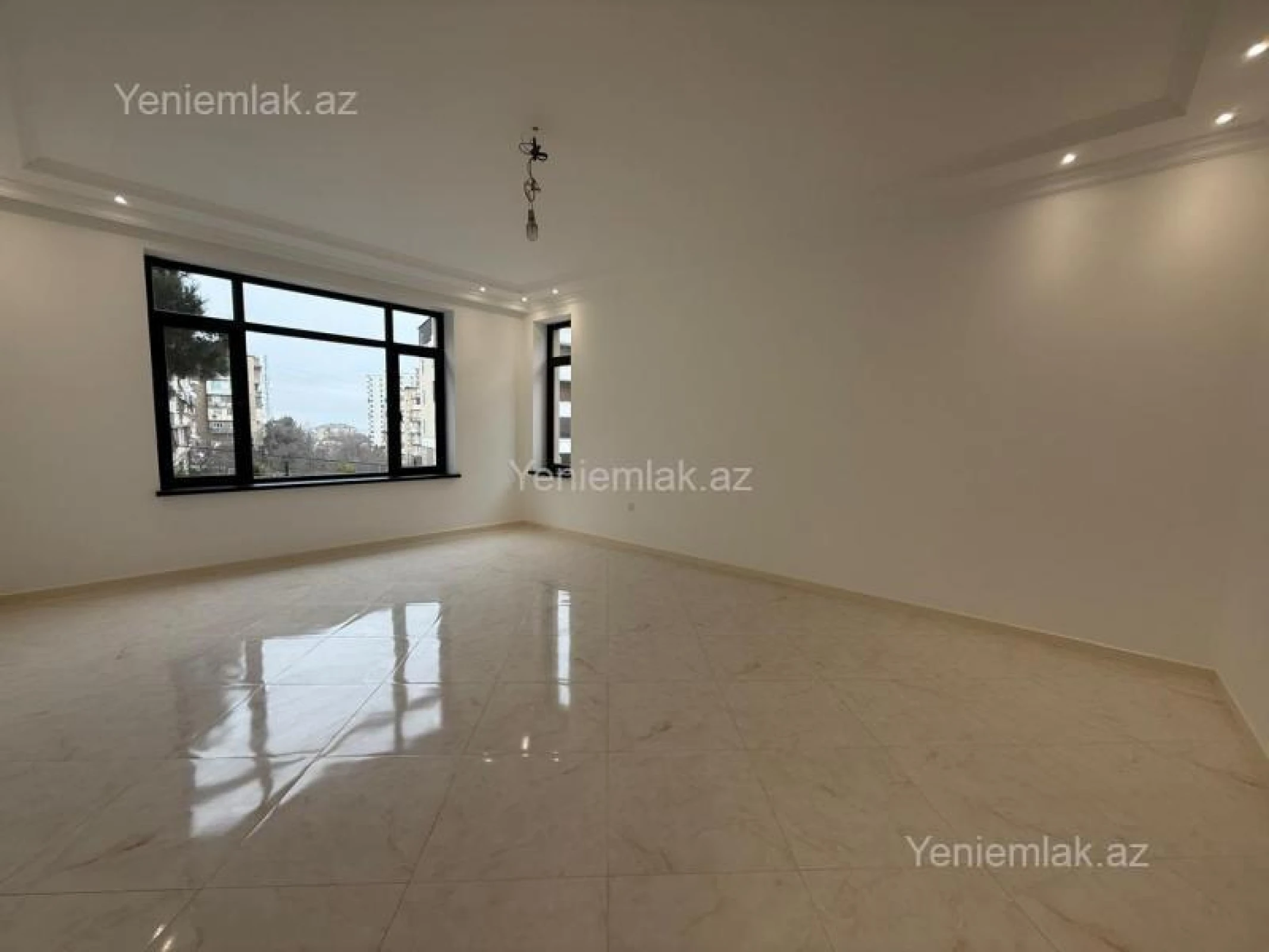 Satılır 6 otaqlı həyət evi 330 m²