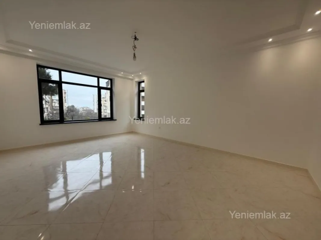 Satılır 6 otaqlı həyət evi 330 m²