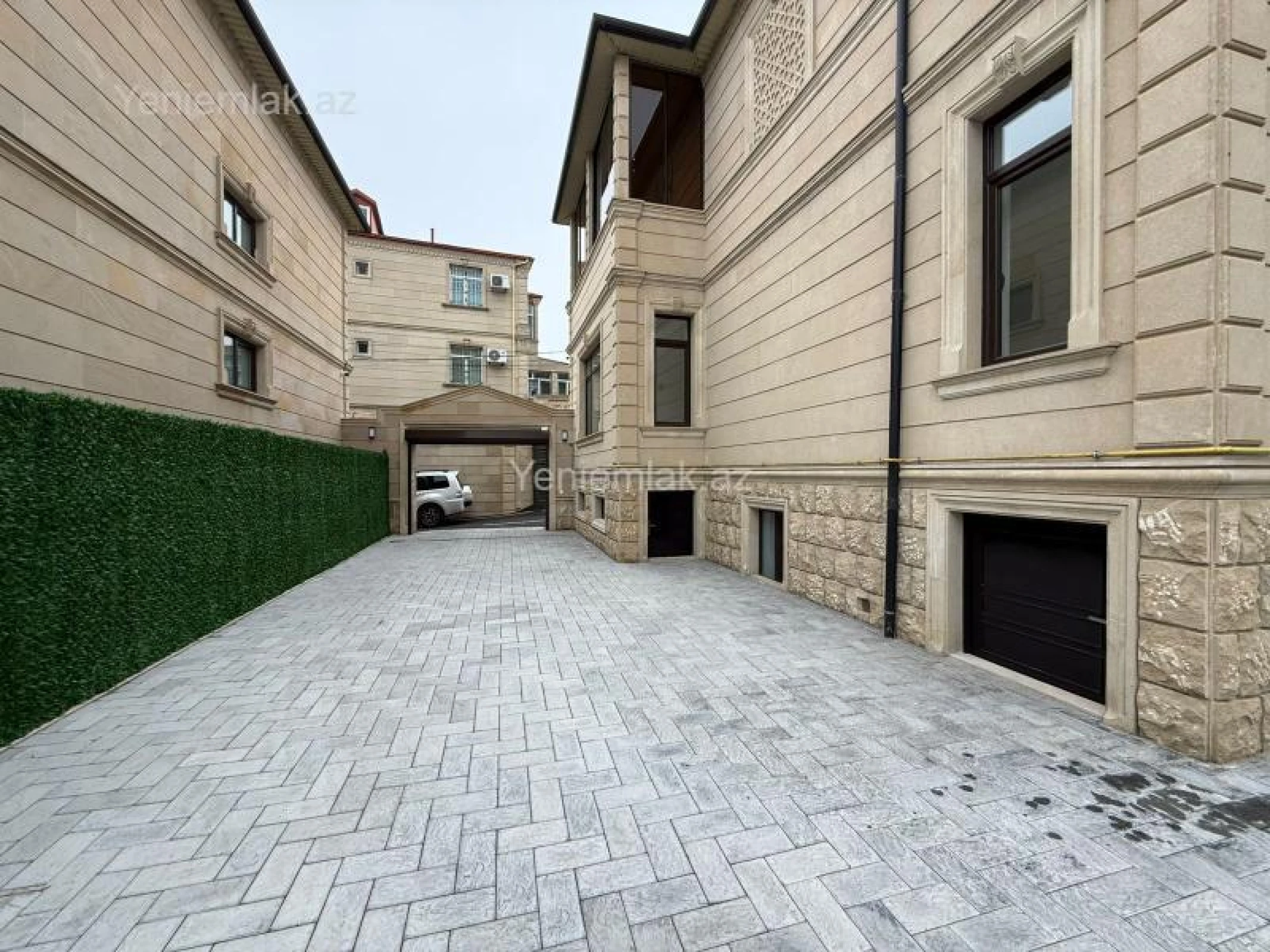 Satılır 6 otaqlı həyət evi 330 m²
