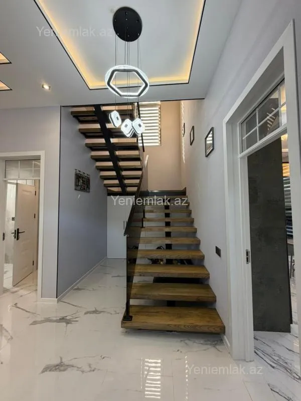 Satılır 4 otaqlı həyət evi 200 m²