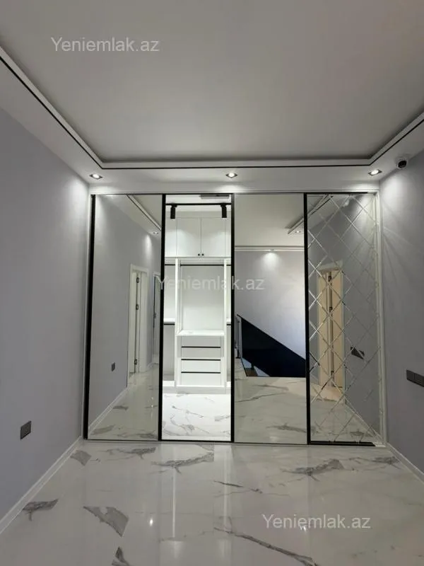 Satılır 4 otaqlı həyət evi 200 m²