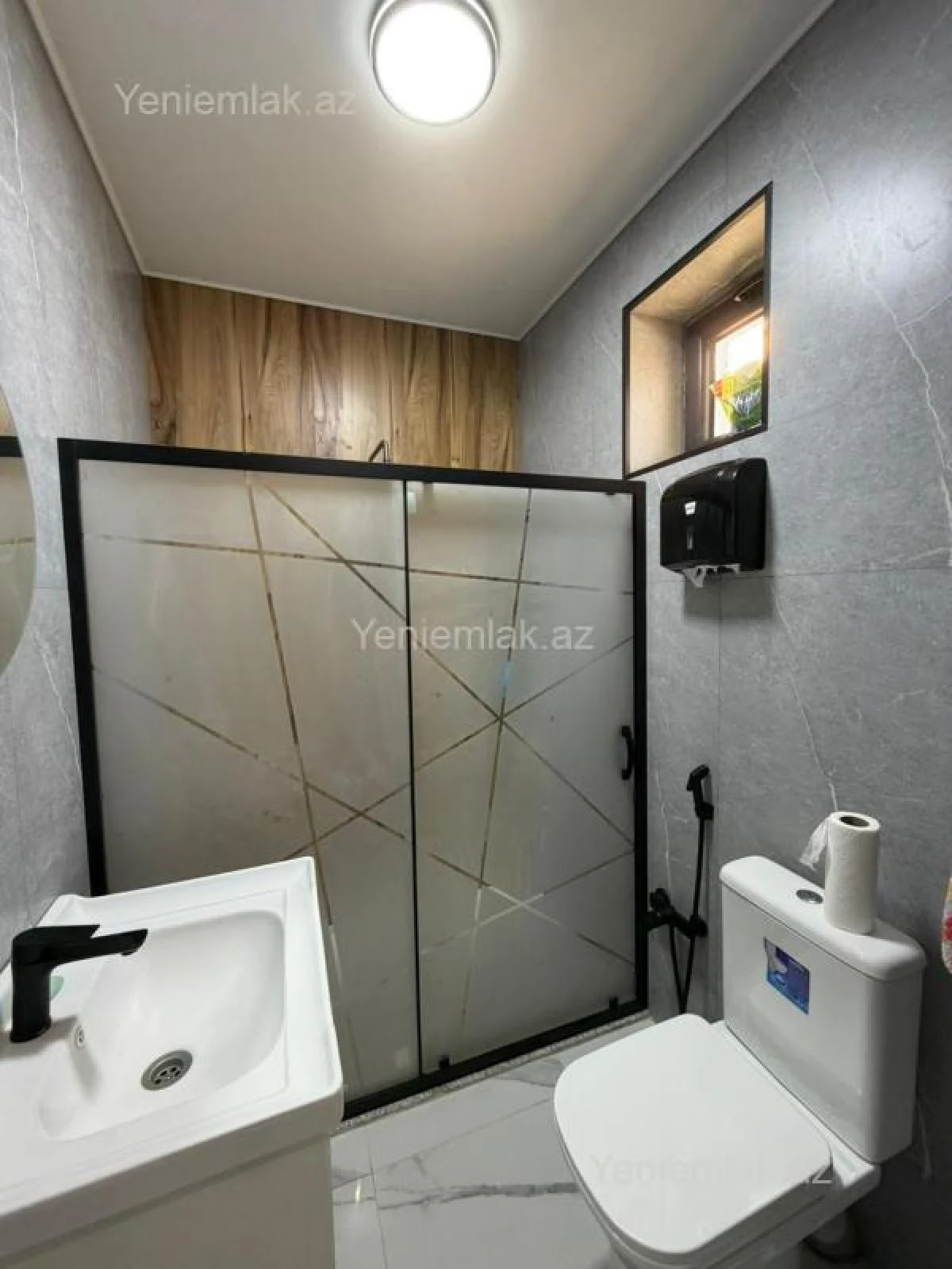 Satılır 4 otaqlı həyət evi 200 m²