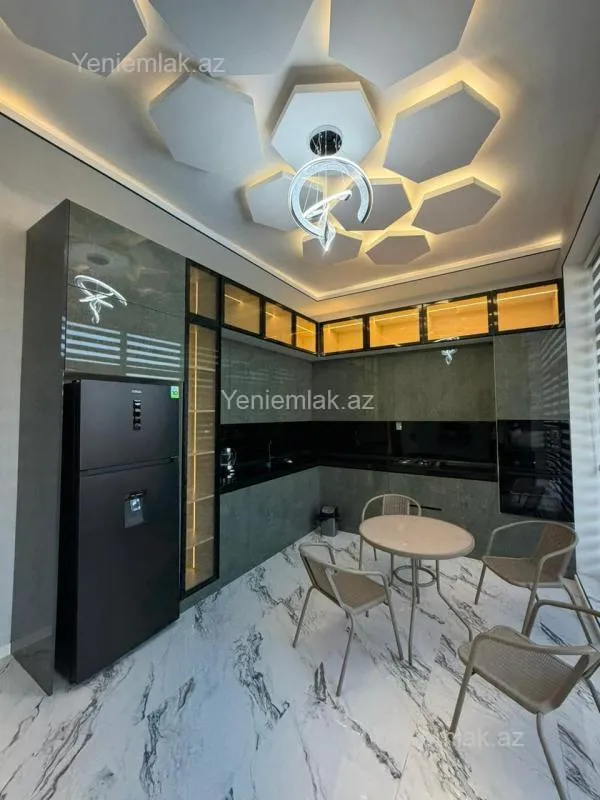 Satılır 4 otaqlı həyət evi 200 m²