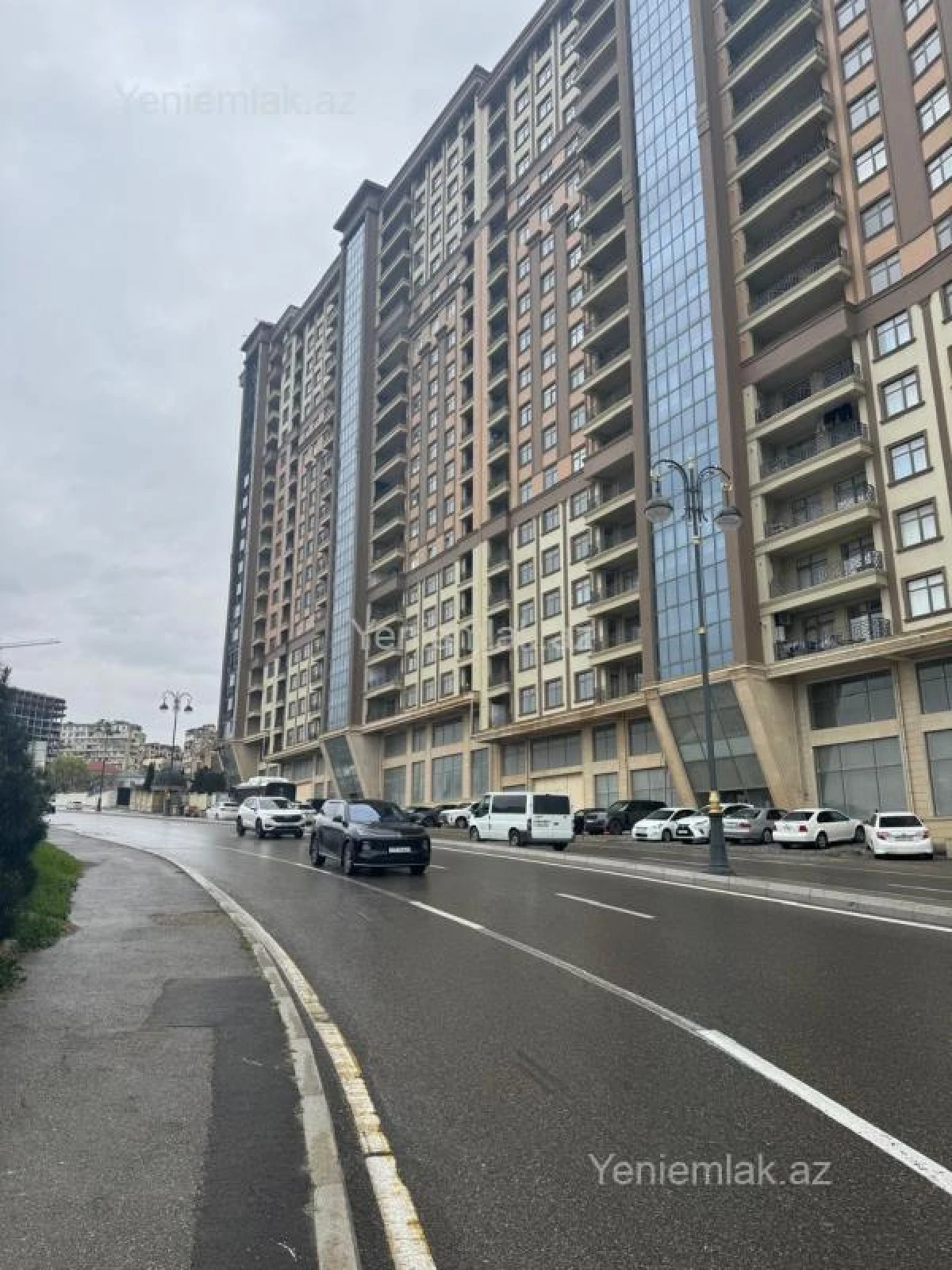 Satılır 3 otaqlı yeni tikili 140.5 m²