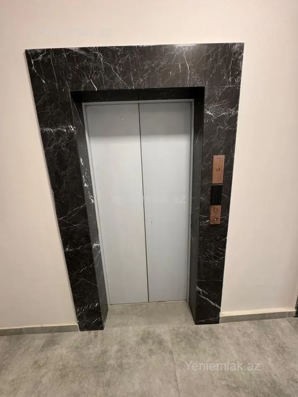Satılır 3 otaqlı yeni tikili 140.5 m²