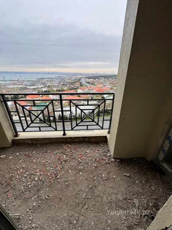 Satılır 3 otaqlı yeni tikili 140.5 m²