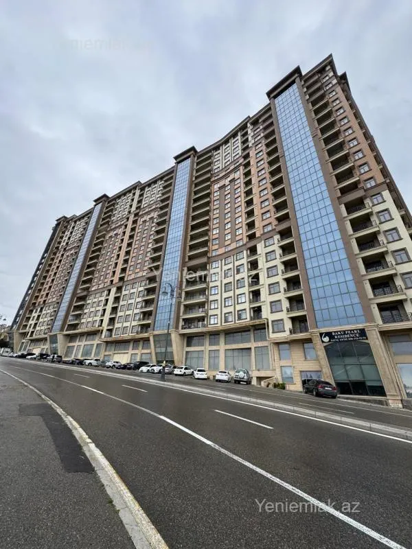 Satılır 3 otaqlı yeni tikili 140.5 m²