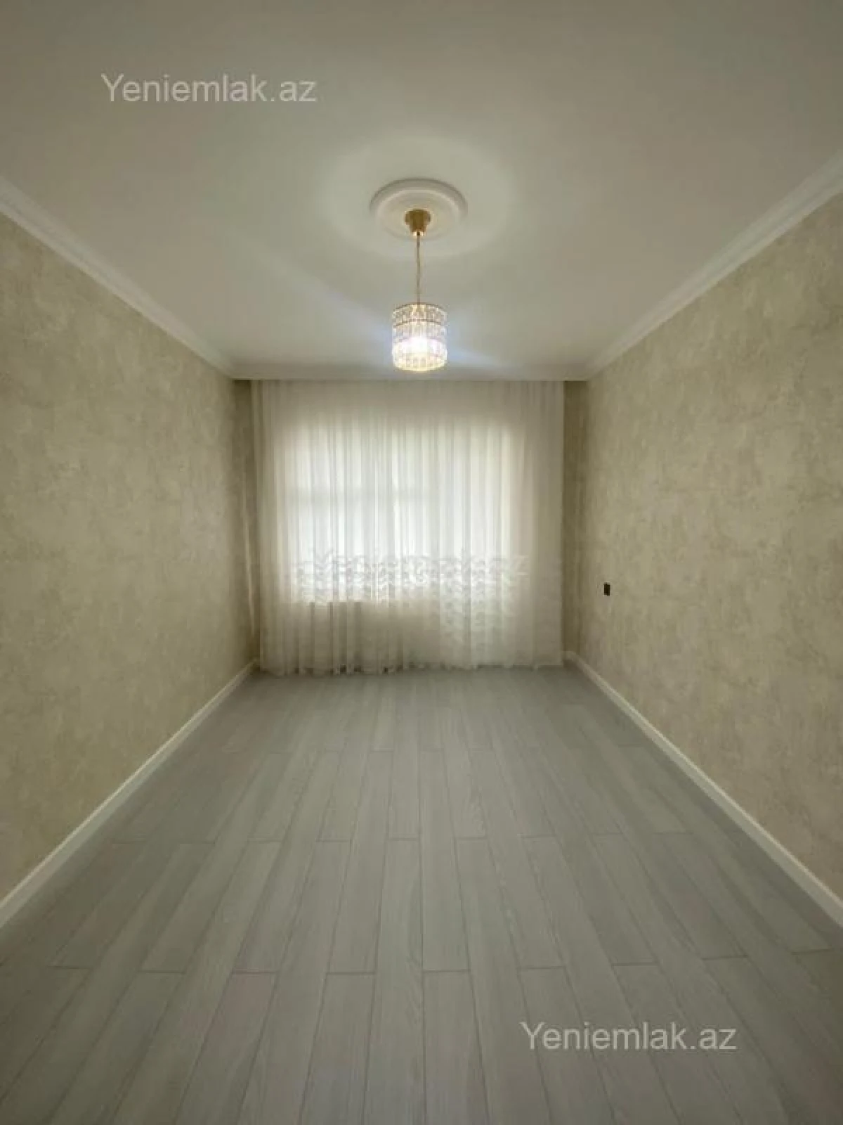 Satılır 2 otaqlı köhnə tikili 65 m²