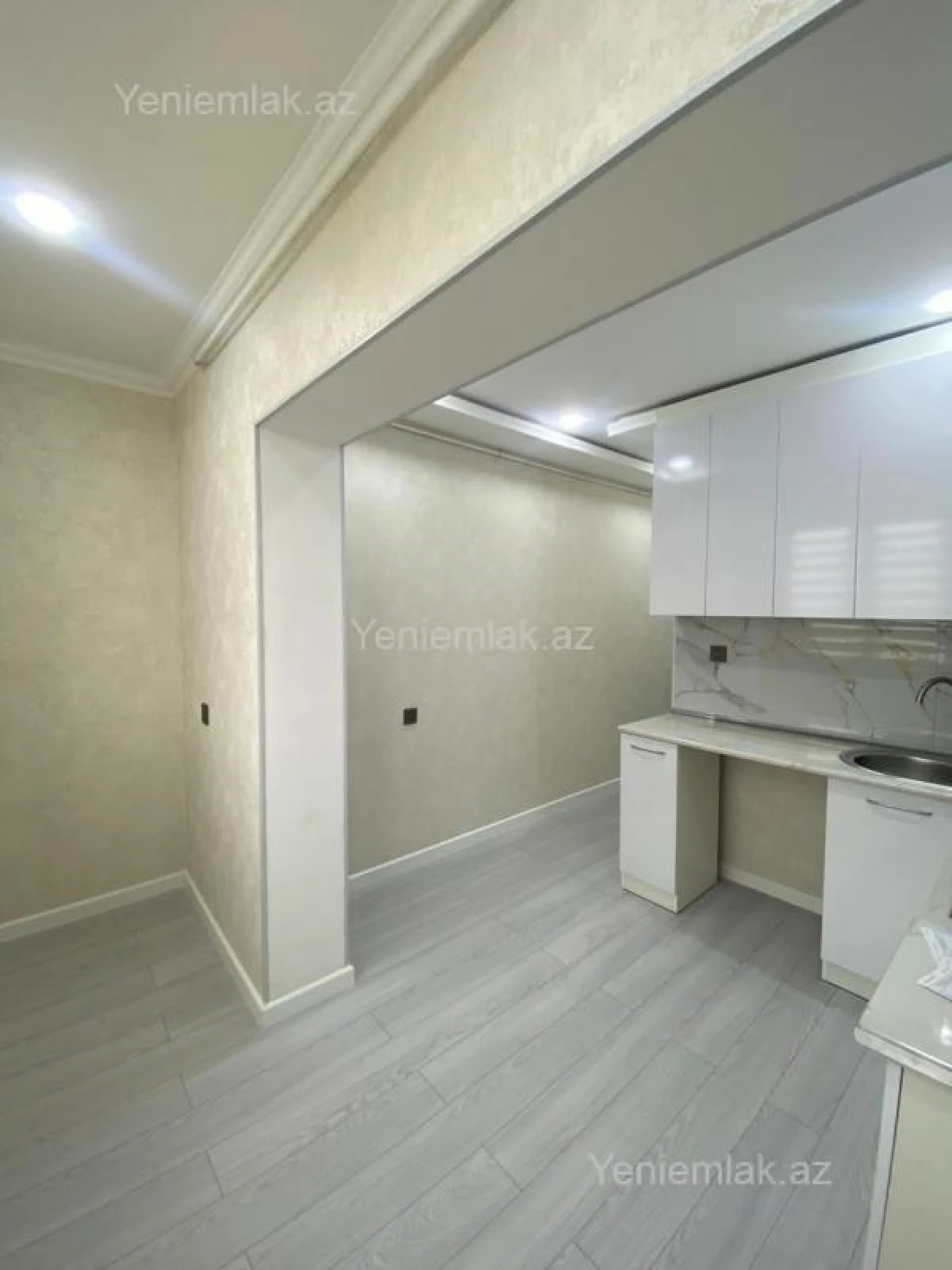 Satılır 2 otaqlı köhnə tikili 65 m²