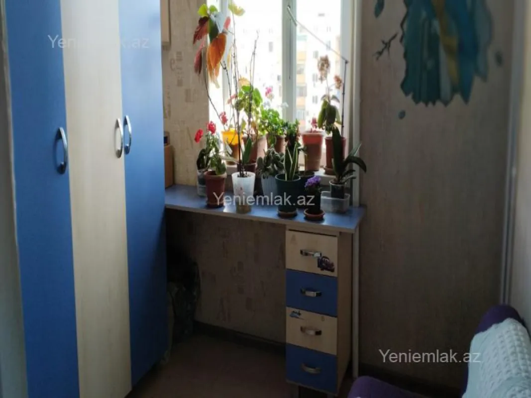 Satılır 4 otaqlı köhnə tikili 75 m²