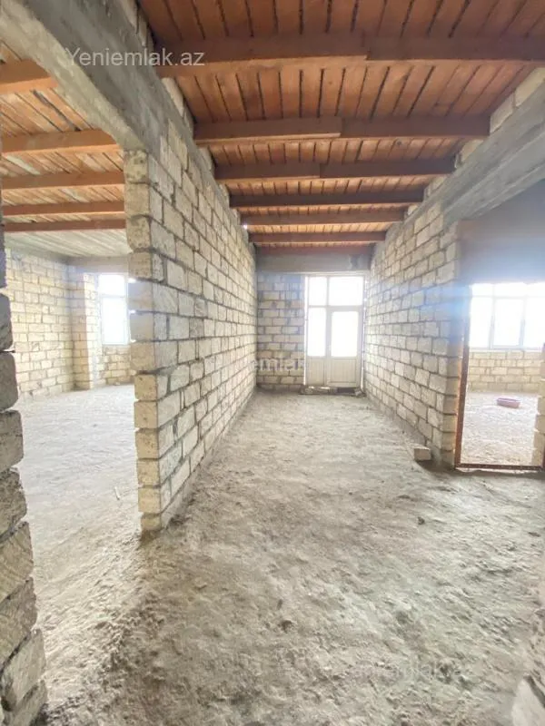 Satılır 7 otaqlı həyət evi 488 m²