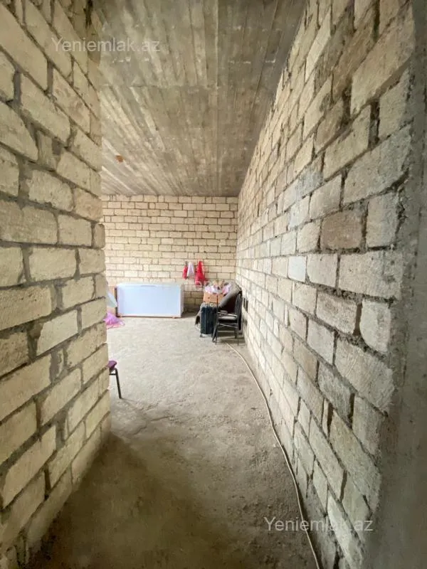 Satılır 7 otaqlı həyət evi 488 m²