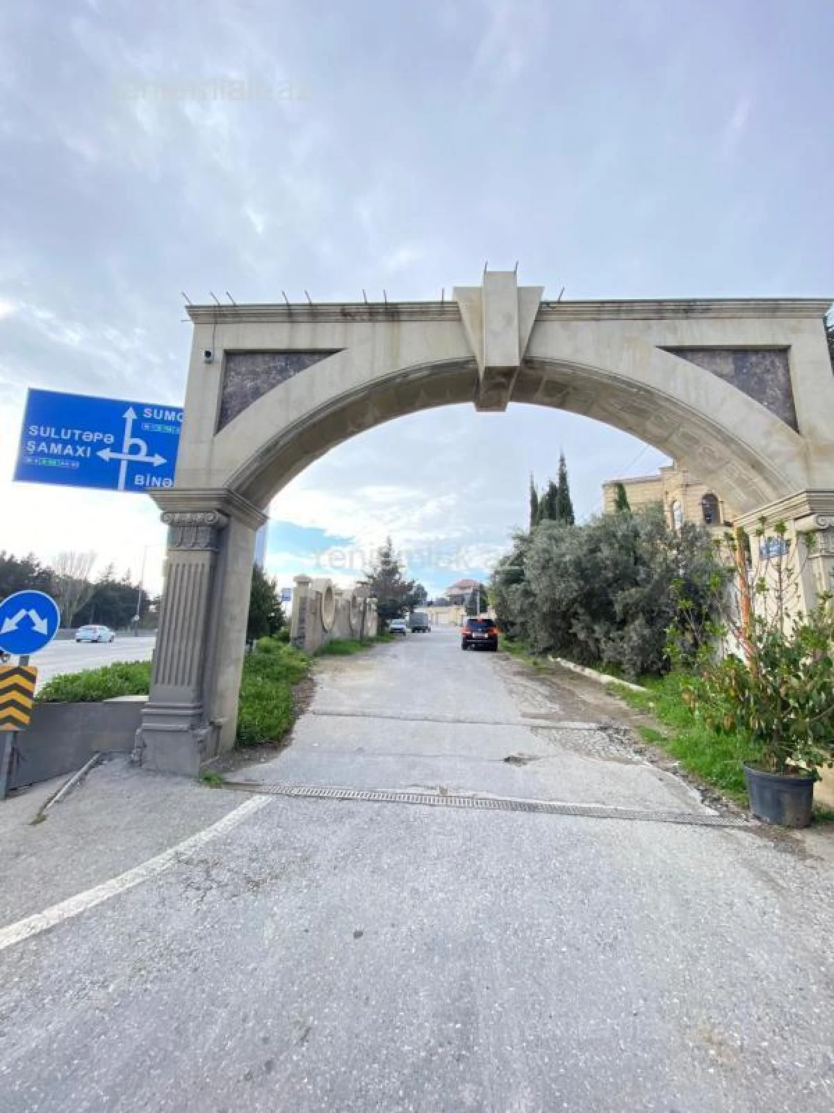 Satılır 7 otaqlı həyət evi 488 m²