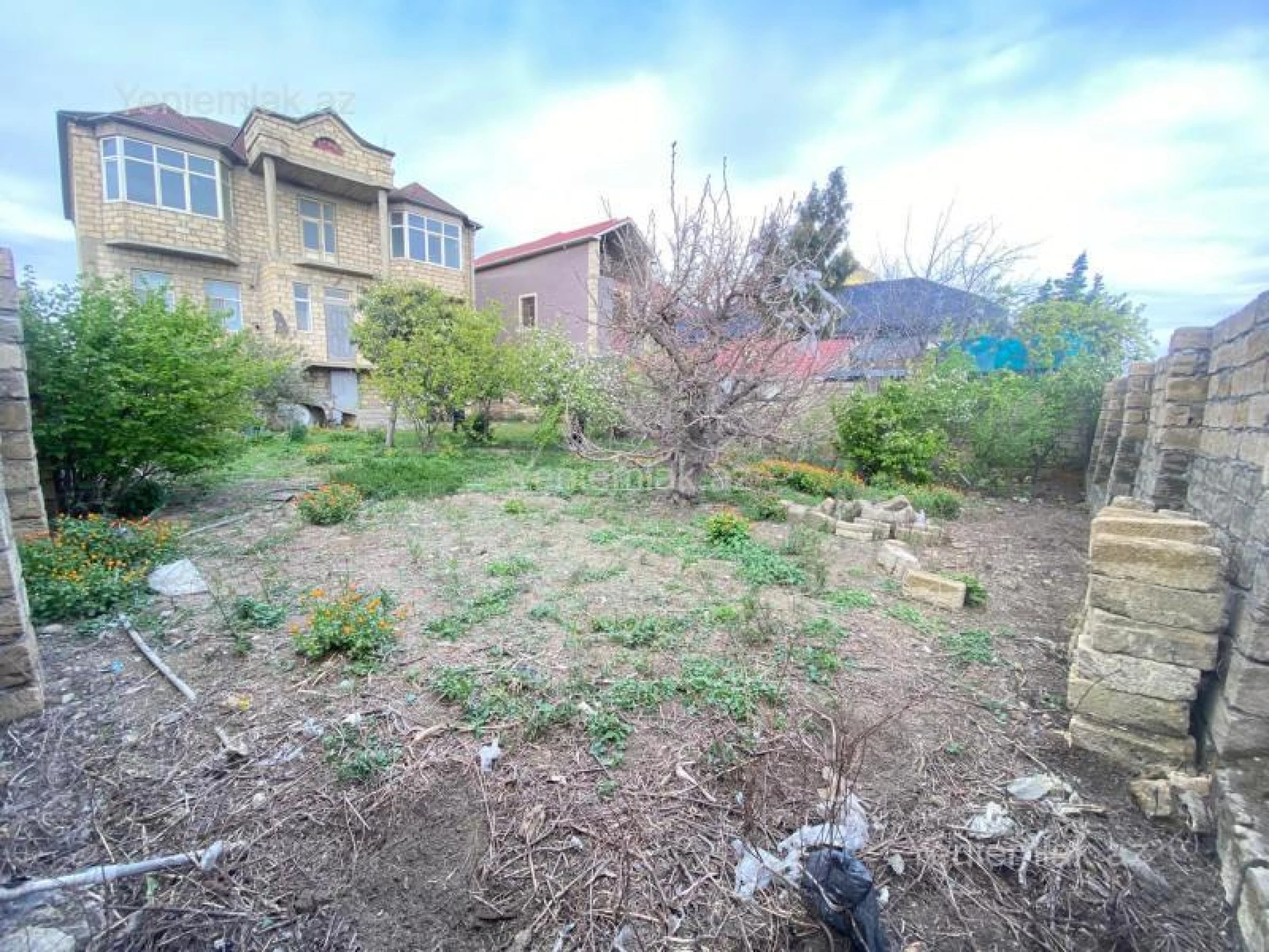 Satılır 7 otaqlı həyət evi 488 m²