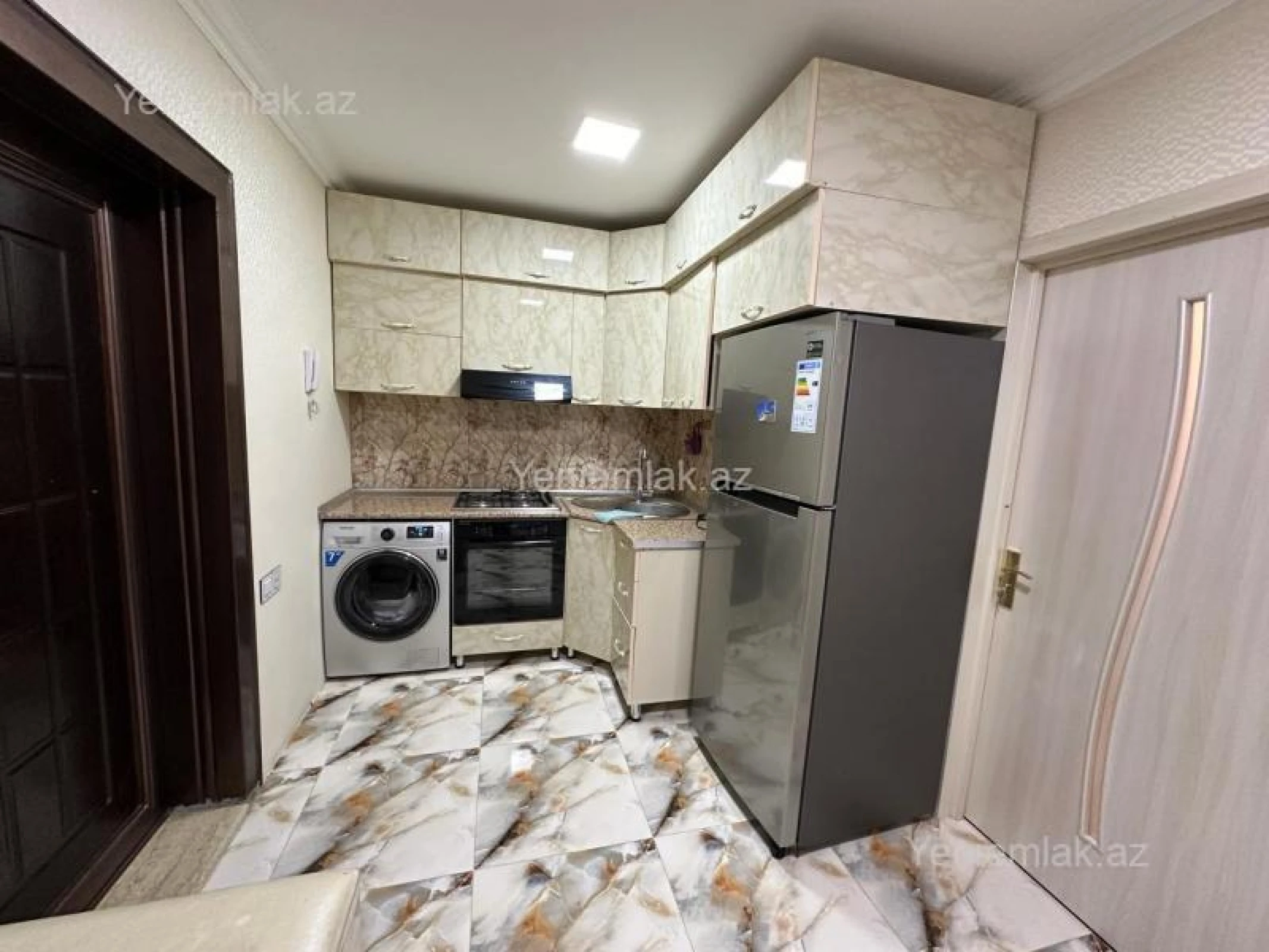 Satılır 2 otaqlı yeni tikili 70 m²