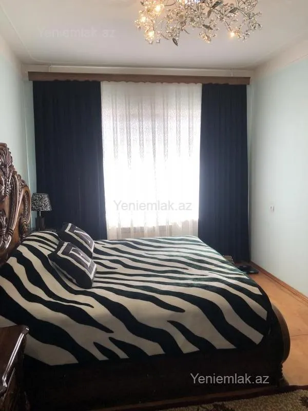 Satılır 4 otaqlı köhnə tikili 100 m²