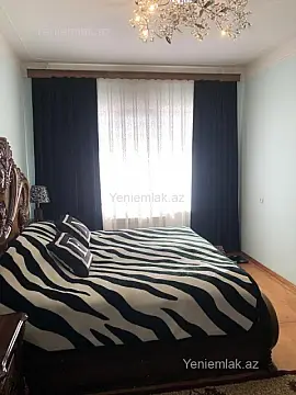 Satılır 4 otaqlı köhnə tikili 100 m²