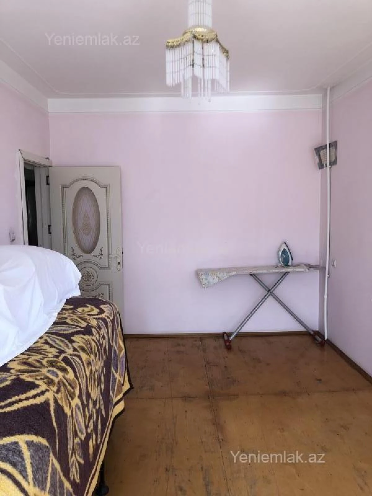 Satılır 4 otaqlı köhnə tikili 100 m²