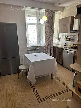 Satılır 4 otaqlı yeni tikili 130 m²
