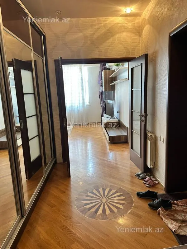 Satılır 4 otaqlı yeni tikili 130 m²