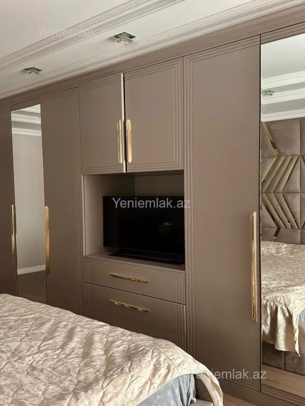 Satılır 4 otaqlı yeni tikili 181 m²