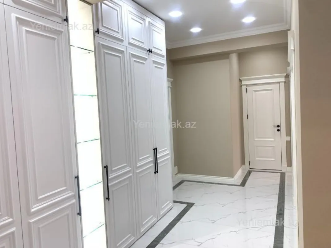 Satılır 4 otaqlı yeni tikili 120 m²