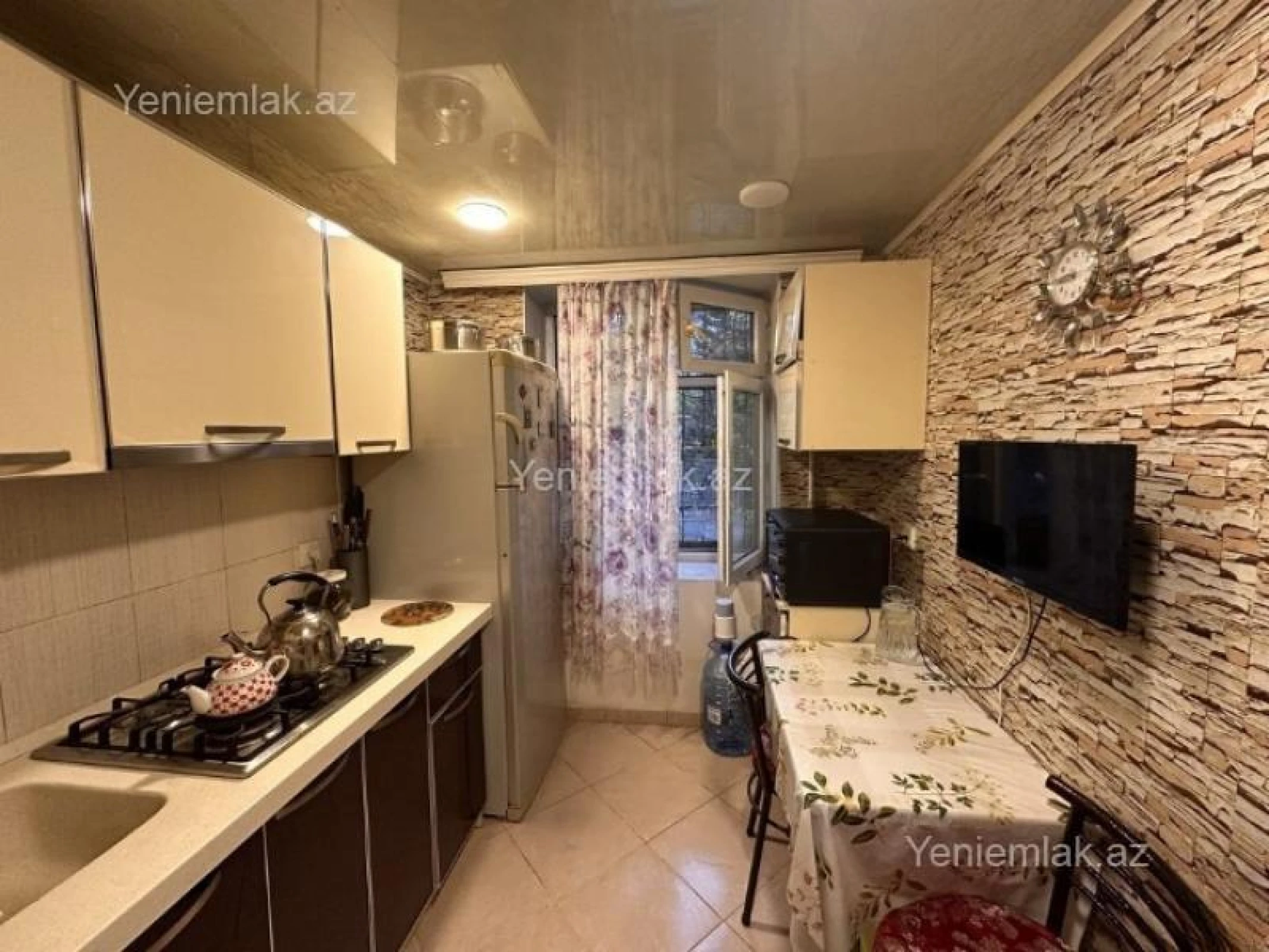 Satılır 3 otaqlı köhnə tikili 80 m²